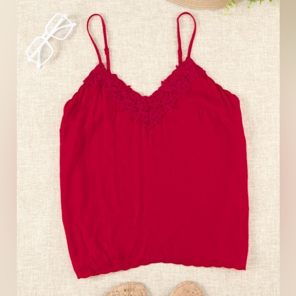 Red Crochet V Neck Slip Tank Top - Picture 4 of 10